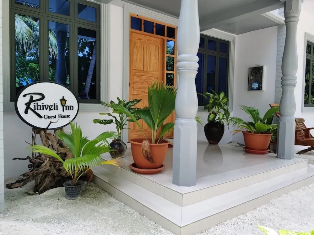 Rihiveli Inn Guest House - photo 2