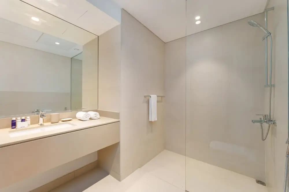 Exquisite Apt on Yas Island cls to ALL Attractions - photo 7
