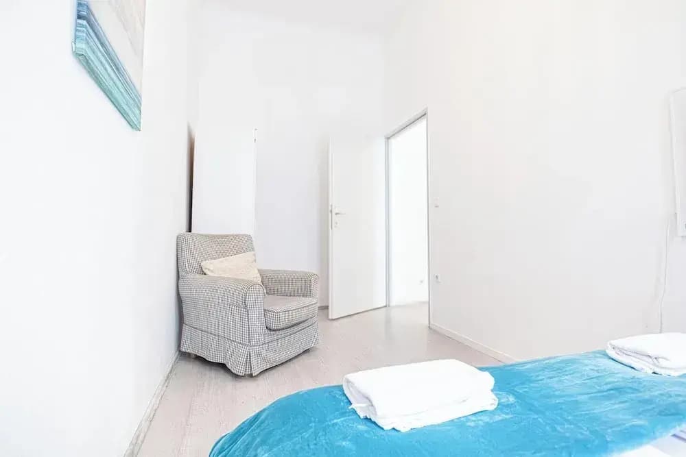 Budget 1BR Near Belvedere Palace - photo 4