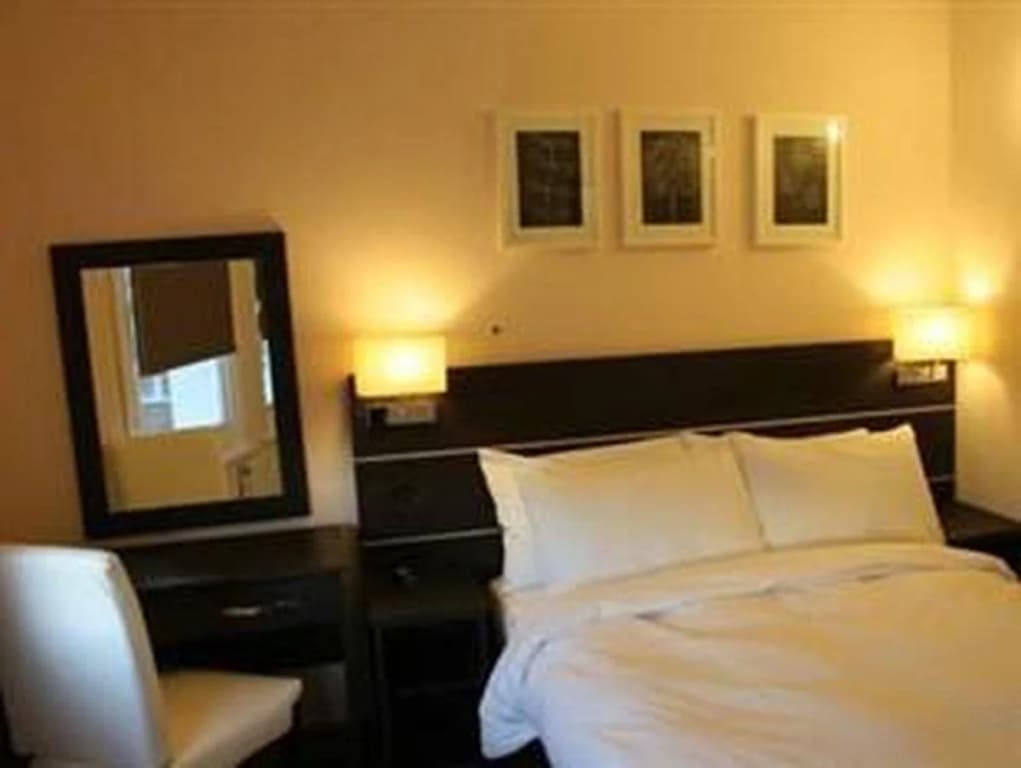 Baytree Hotel - photo 2