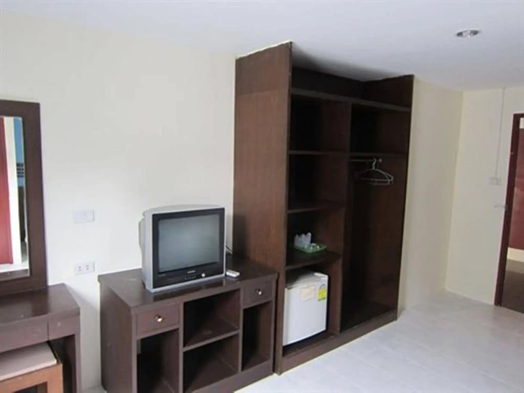18 Coins Budget Hotel - photo 4
