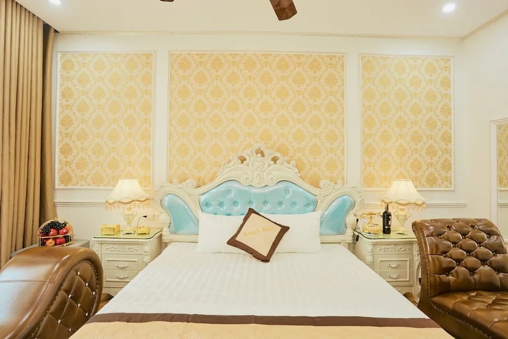 King's Hotel - photo 5