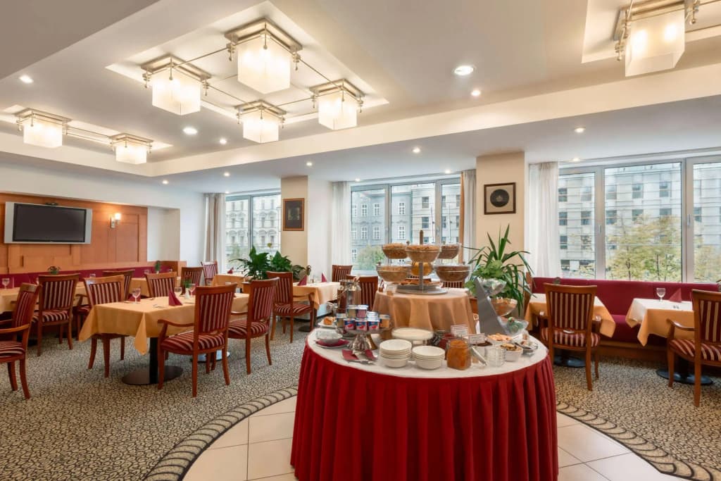 Ramada by Wyndham Prague City Centre - photo 13