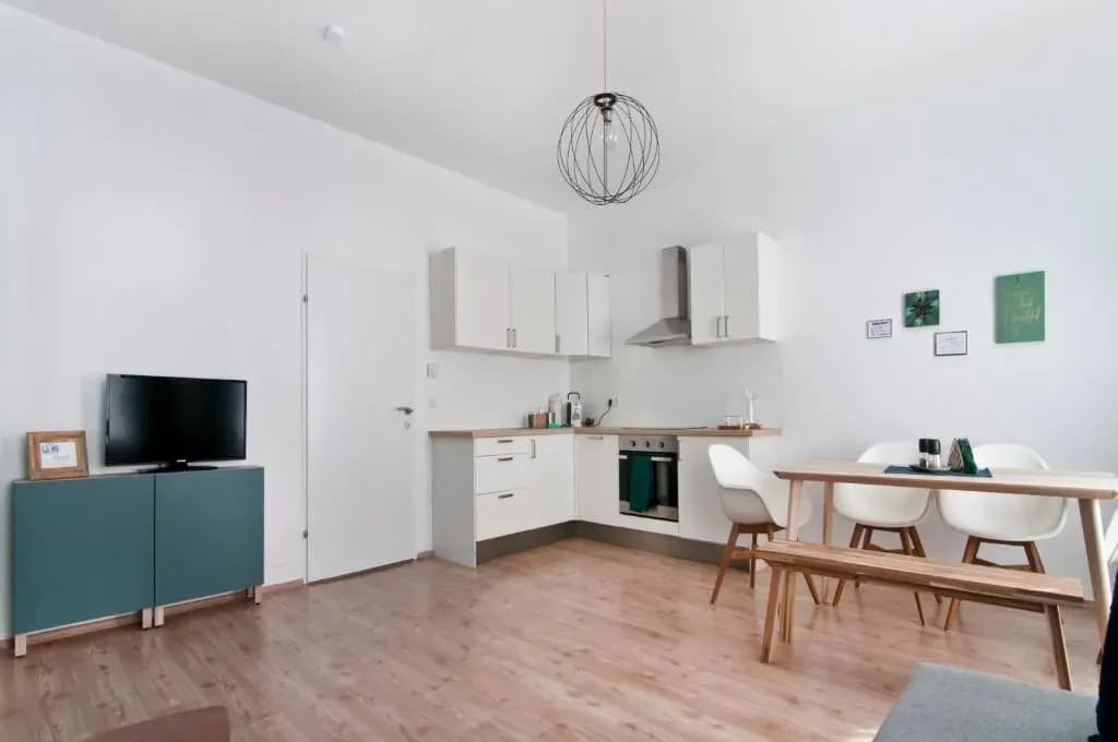 Stylish Self-Check-In Apartment With 2 Bedrooms - photo 16