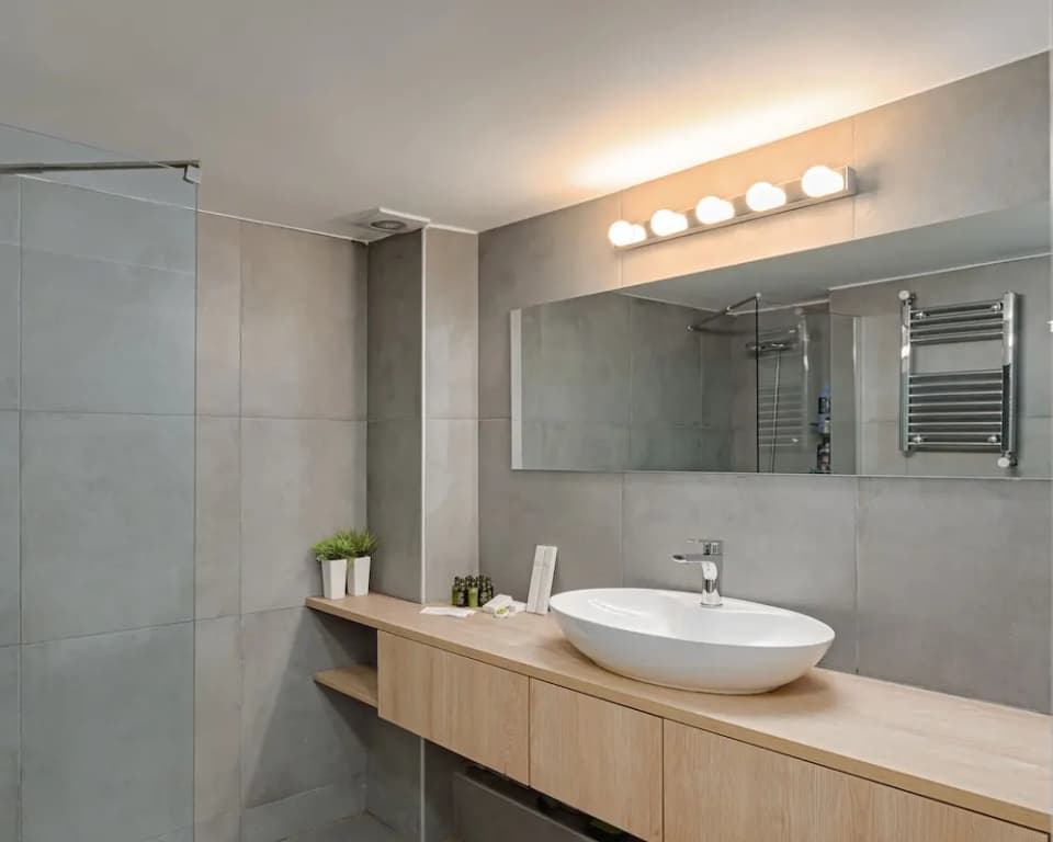 Athenian Stylish Living - photo 6
