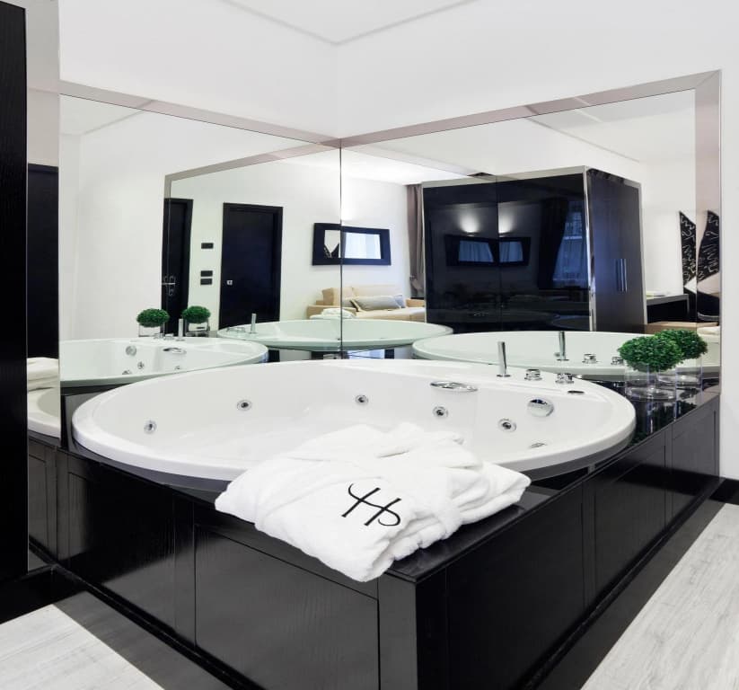 LHP Hotel Napoleon - photo 26