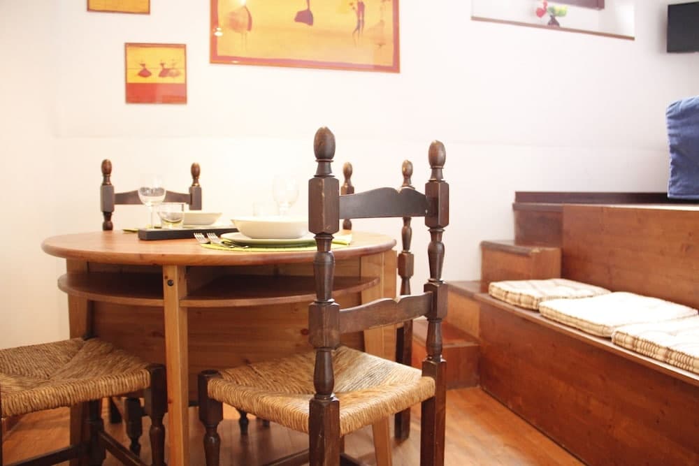Art Apartment Central Medieval Tower - photo 4