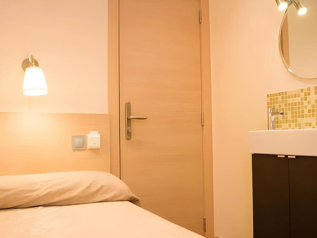 Hostal Excellence - photo 4