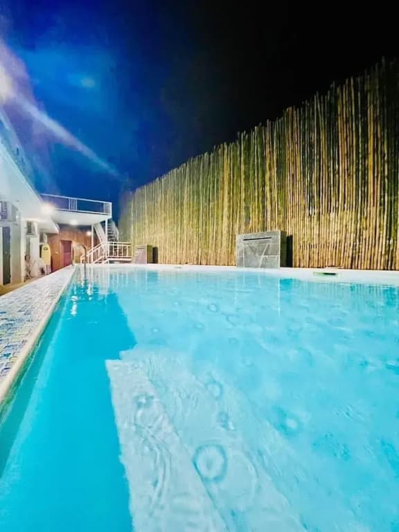 The leaf&pool hostel - photo 11