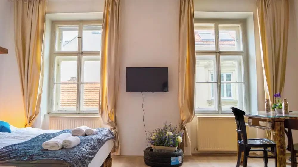 Cozy 1BR Suited for Extended Comfort - photo 4