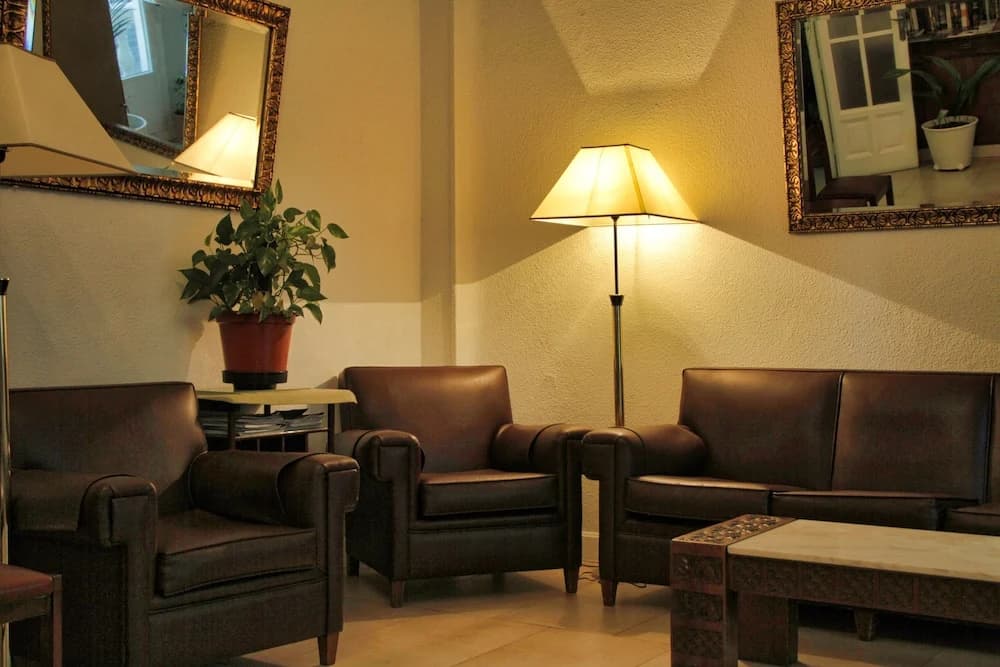 Hostal Excelsior - photo 11