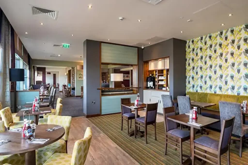 Premier Inn Edinburgh Park(The Gyle)Hotel - photo 16