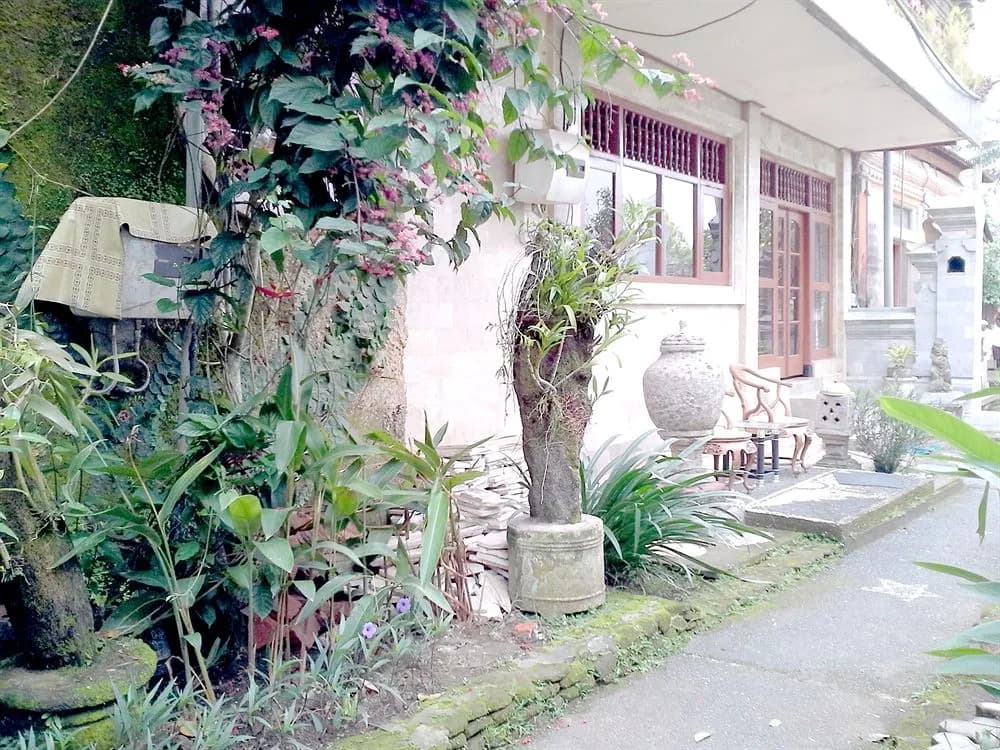 Oka Kartini Bungalows - photo 15