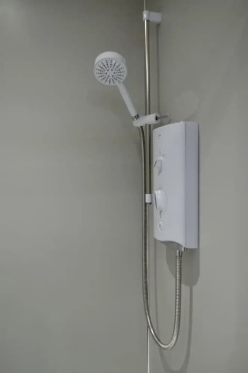 Comfortable 1 Bedroom Flat Near The Meadows - photo 7