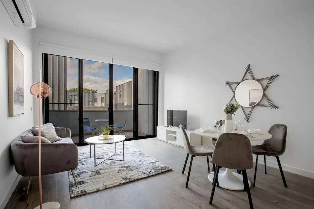 Designer Warm Home@mooneeponds+parking/wifi - photo 6