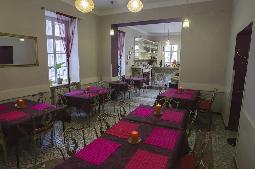 Santico Art Hotel and Hostel - photo 15