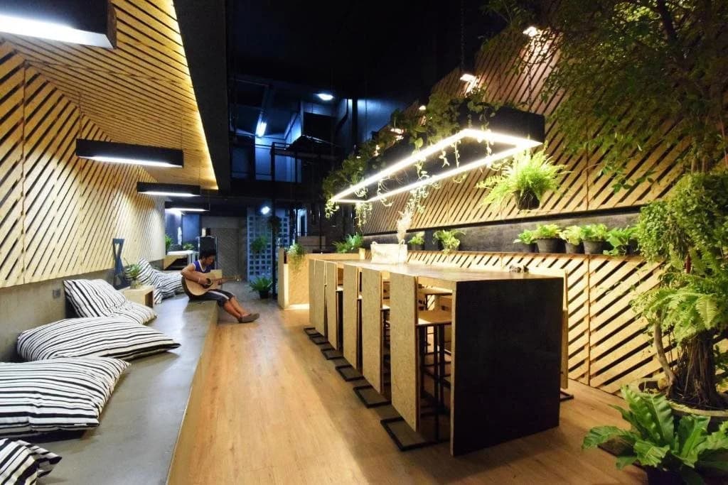 Hugger Hostel - photo 12
