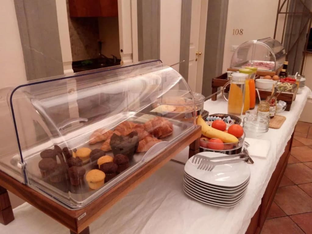 Hotel Renaissance - photo 18
