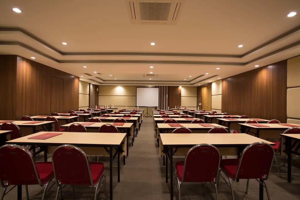 Saris Hotel Kuta - photo 10
