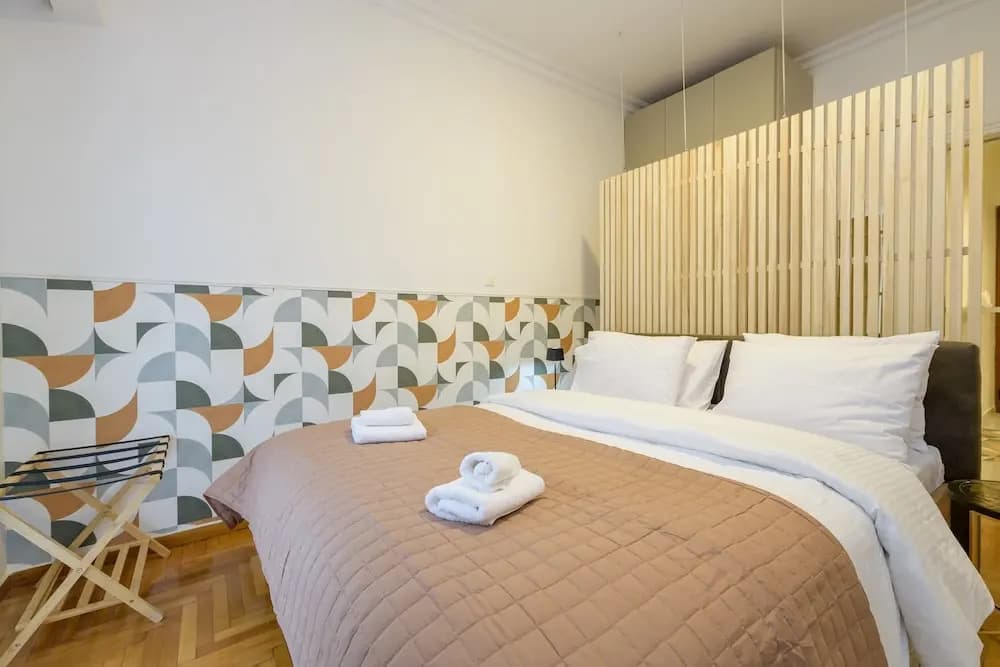 Fully Renovated Flat in Prime Location - photo 3