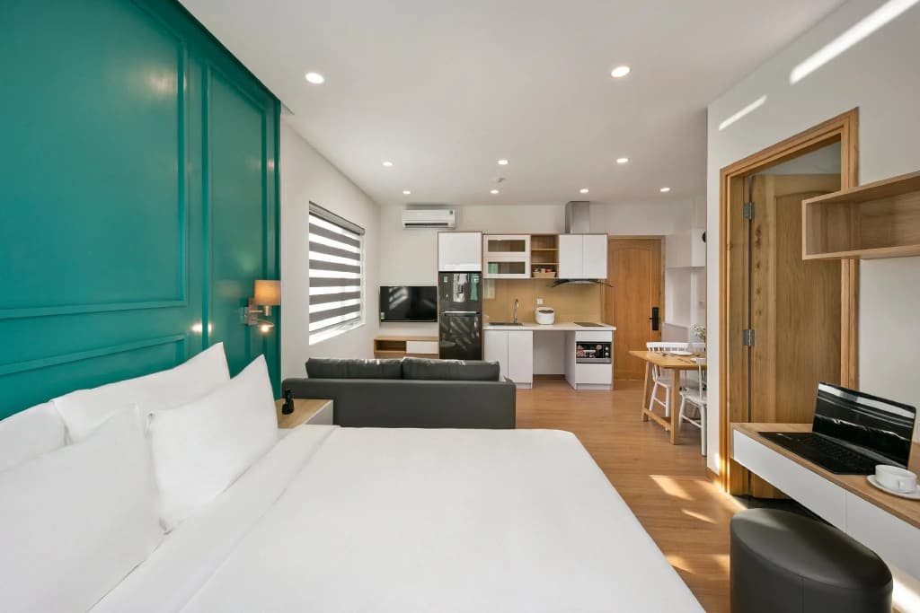 Dolphin Hotel and Apartment - photo 2