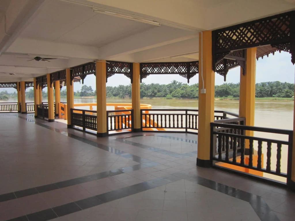 Green Village Pasir Salak Eco River Resort - photo 8