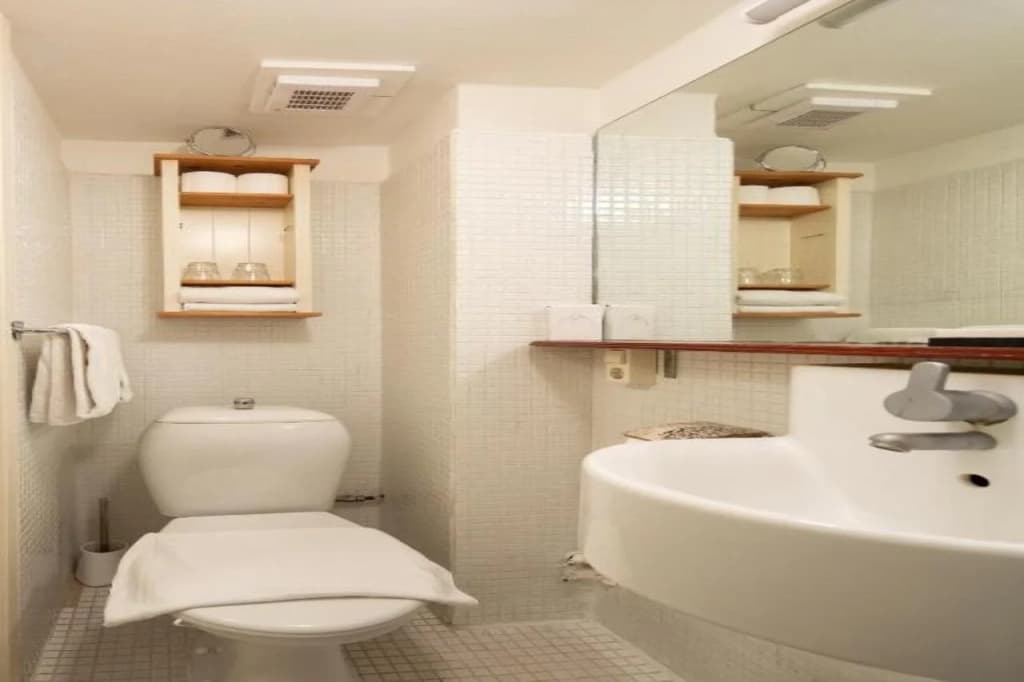 Amsterdam House Hotel - photo 8