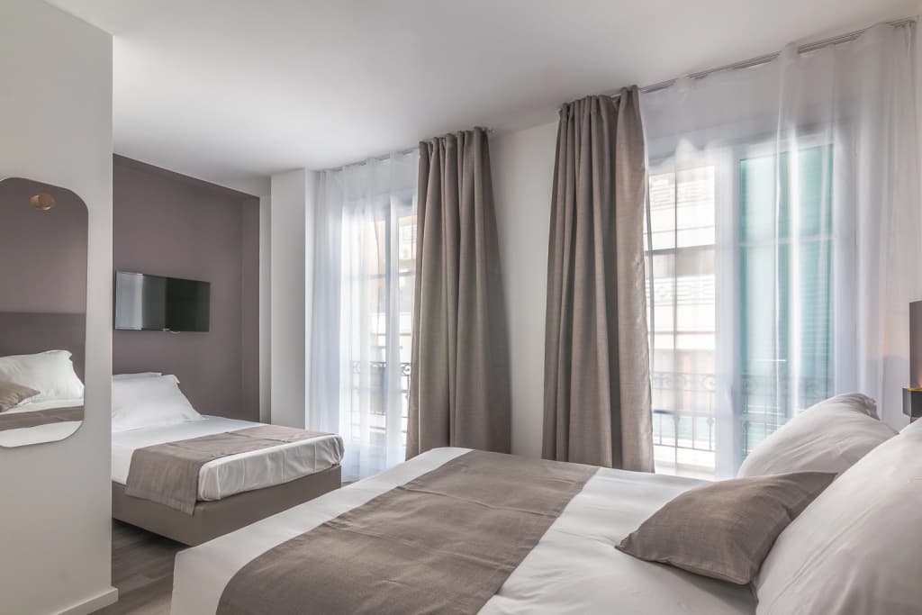 The Alcove Hotel - photo 32