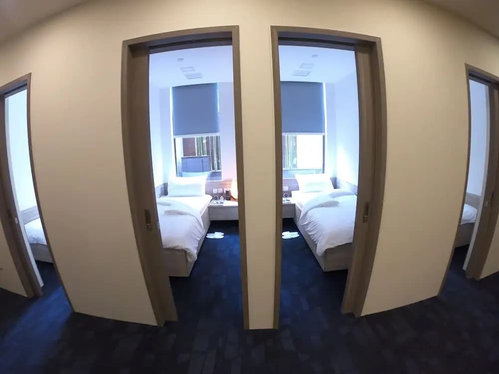 JetQuay Suites - photo 2