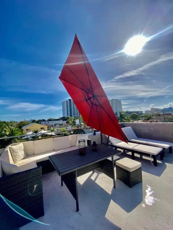 Family 3BR House W Amazing Private Pool Parking - photo 16