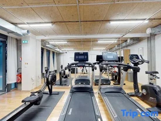 Room 1208 in a premium residence- Sport/laundry - photo 5