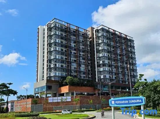 Bell Suite Cozy Home at Sunsuria City 16km to KLIA Sepang by Cloud Host - photo 1
