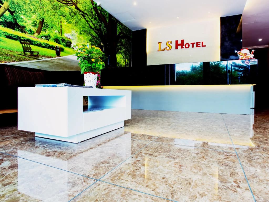 LS Hotel - main photo