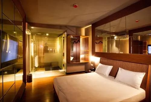 Illigals Hotel - photo 5