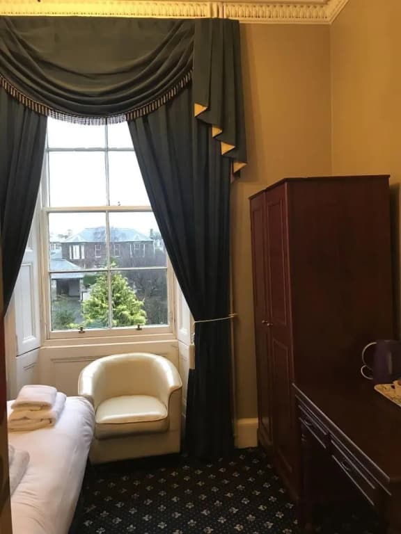 The Alexander Guest House - photo 5