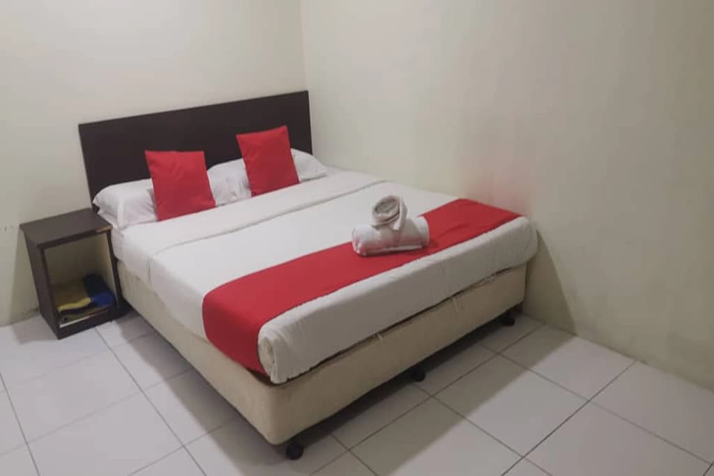 OYO 1104 Q Hotel - photo 2