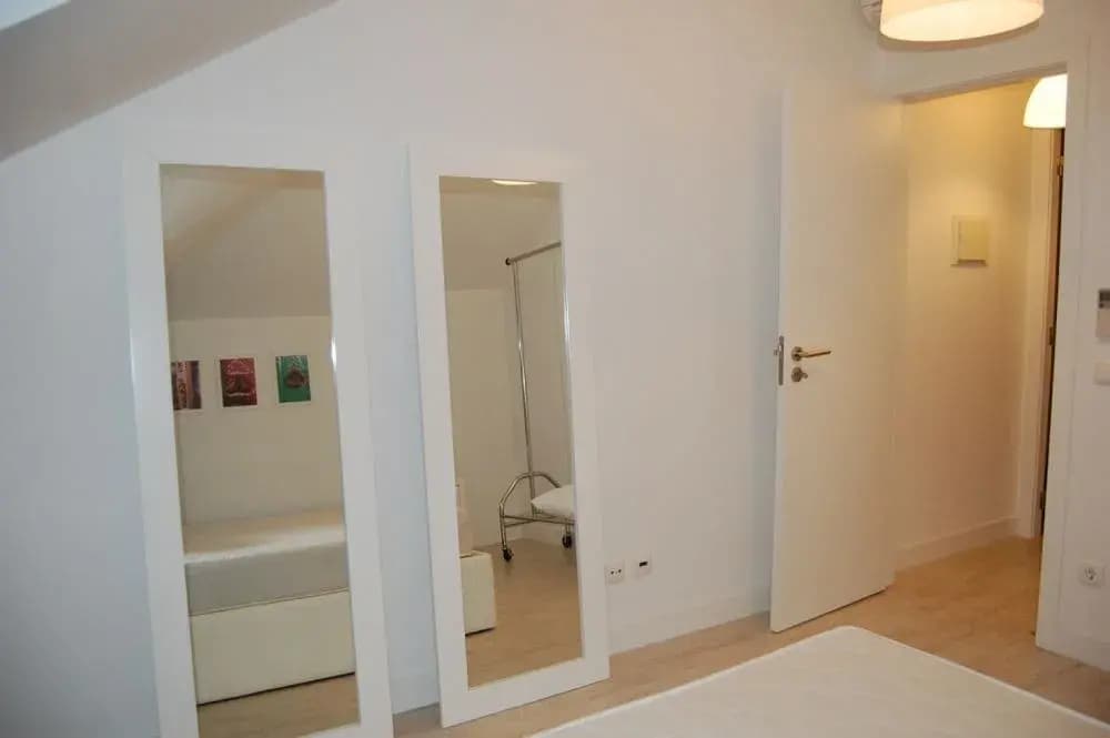 Wallis Apartments - photo 12
