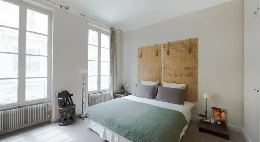 Class and Elegance: Parisian Apartment - photo 4