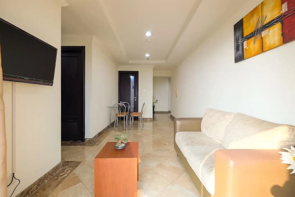 Spacious Riverside Pluit Apartment - photo 11