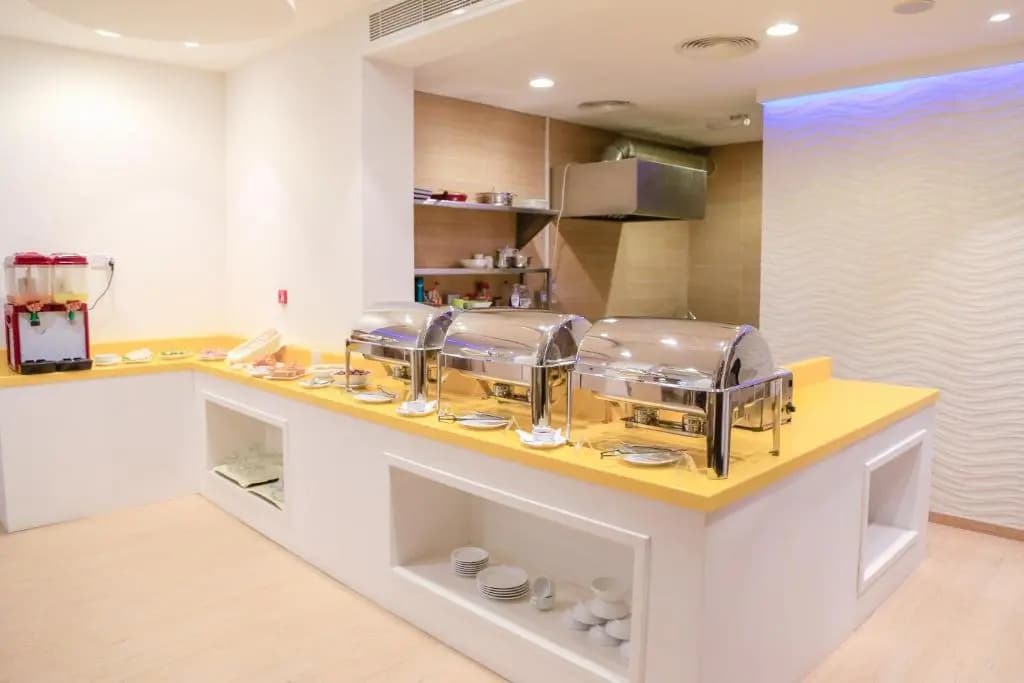 Muscat Inn Hotel - photo 23