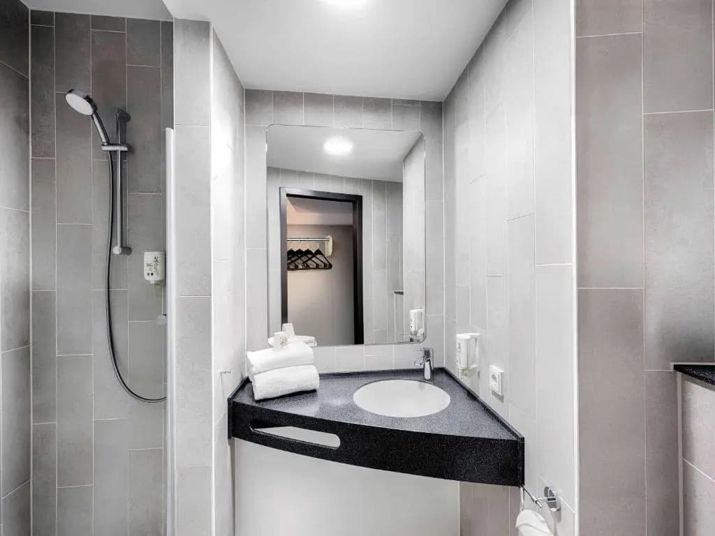 B&B Hotel Berlin Airport-Nord - photo 8