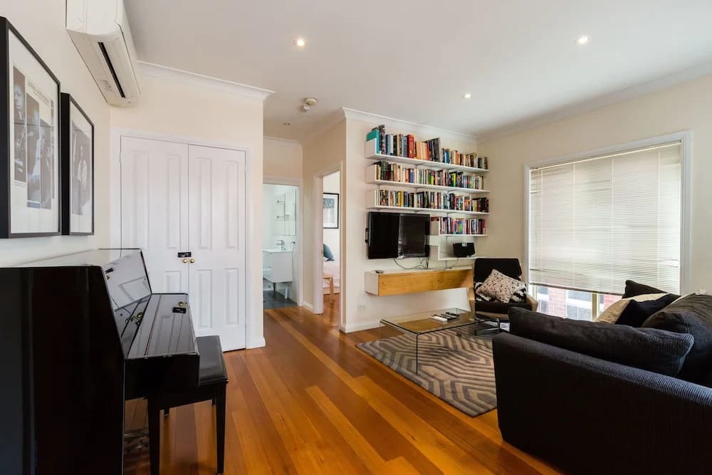 KIM, 2BDR West Melbourne Apartment - photo 8