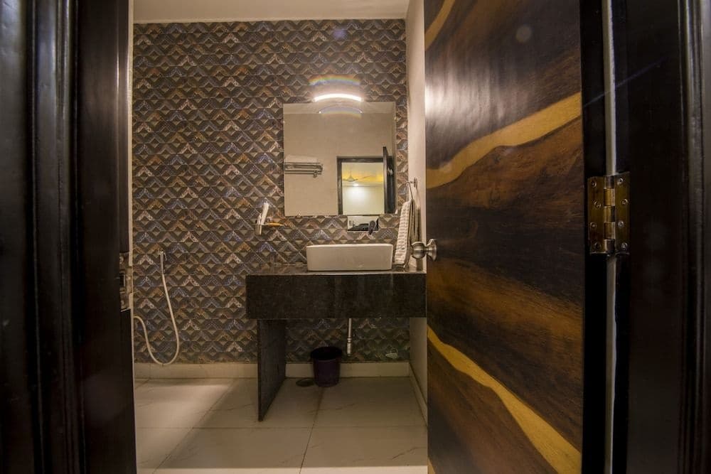 Hotel Mahajan International - photo 10