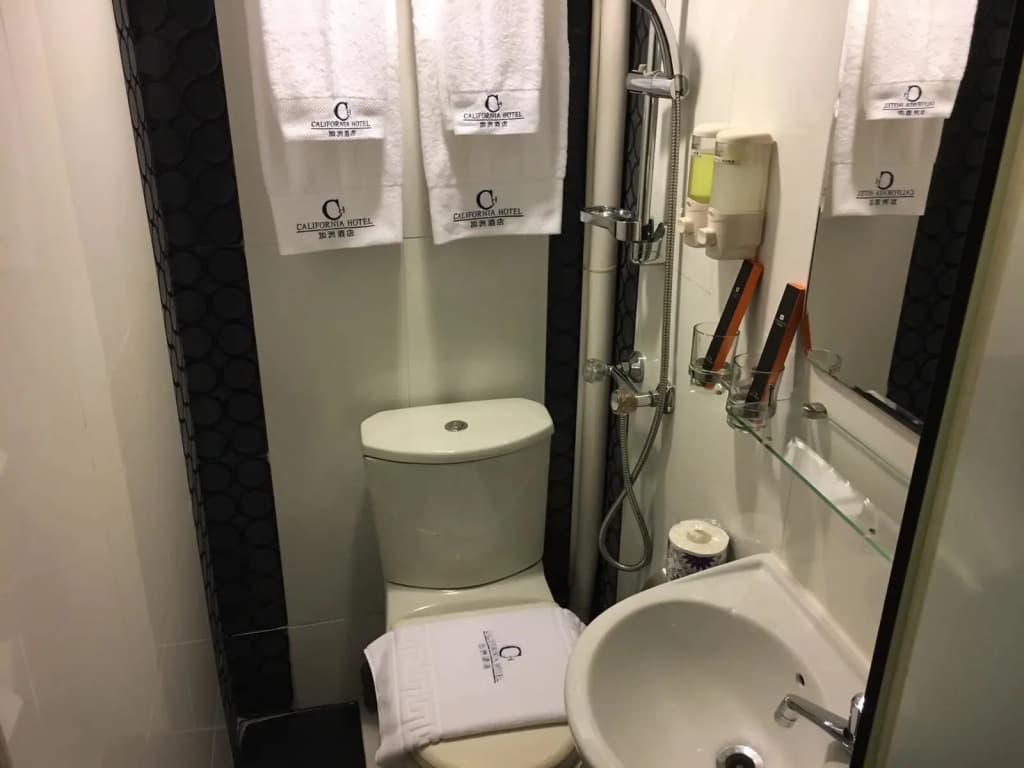 California Hotel - photo 8