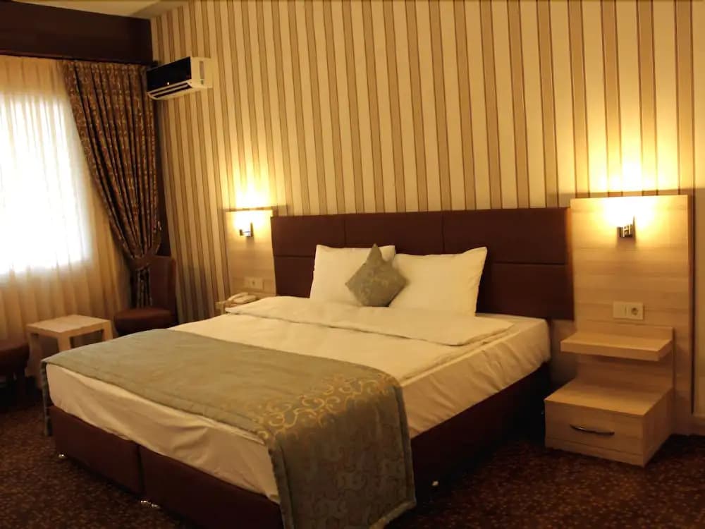 Town View Hotel - photo 5