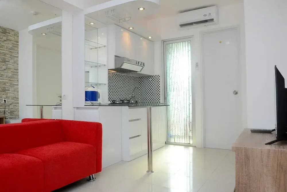 2BR Comfy Bassura City Apartment - photo 2