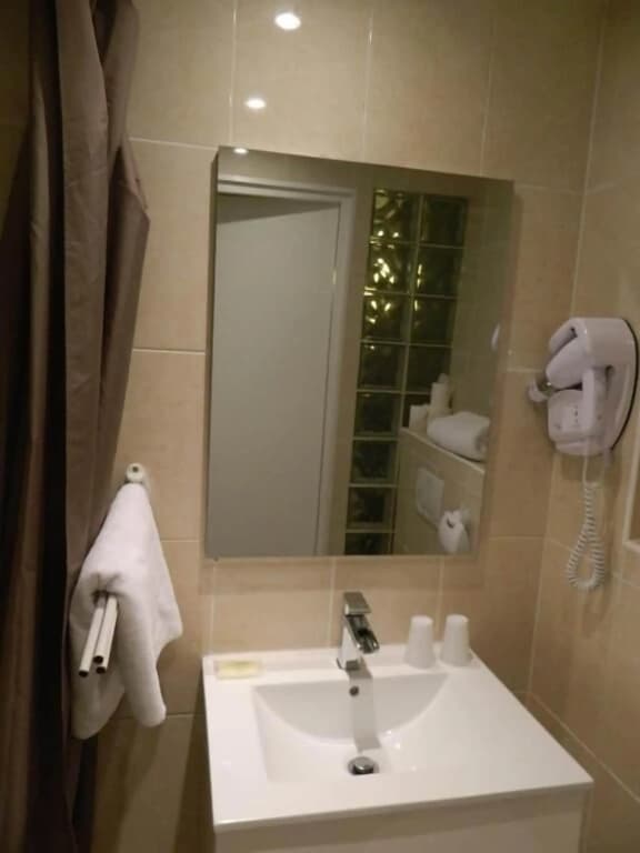 Modern's Hotel - photo 18