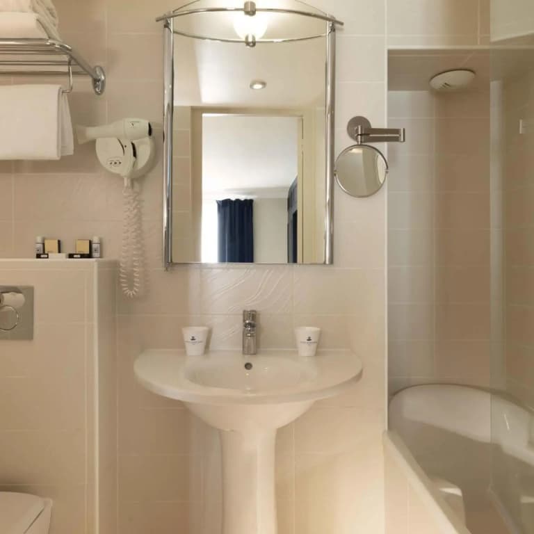 Hotel Queen Mary Paris - photo 10