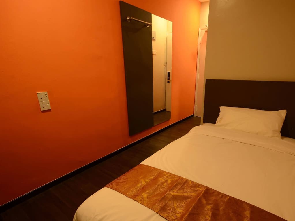 Golden Roof Hotel Kuala Kangsar - photo 3