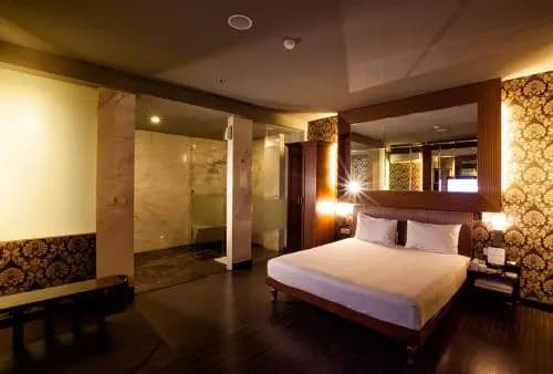 Illigals Hotel - photo 4